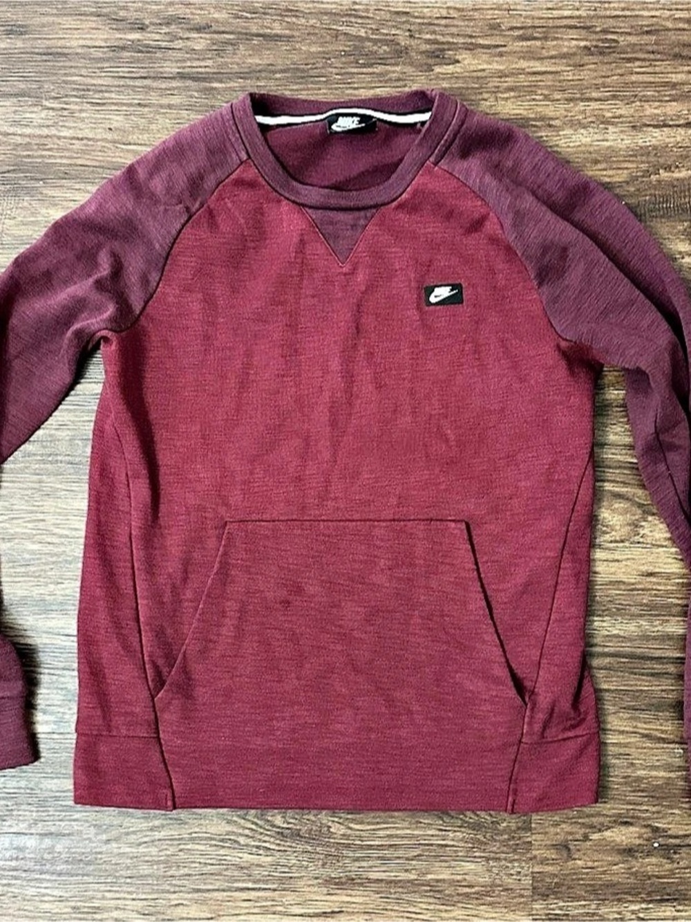 Nike Raglan Sweatshirt in Burgundy Size Medium Like New